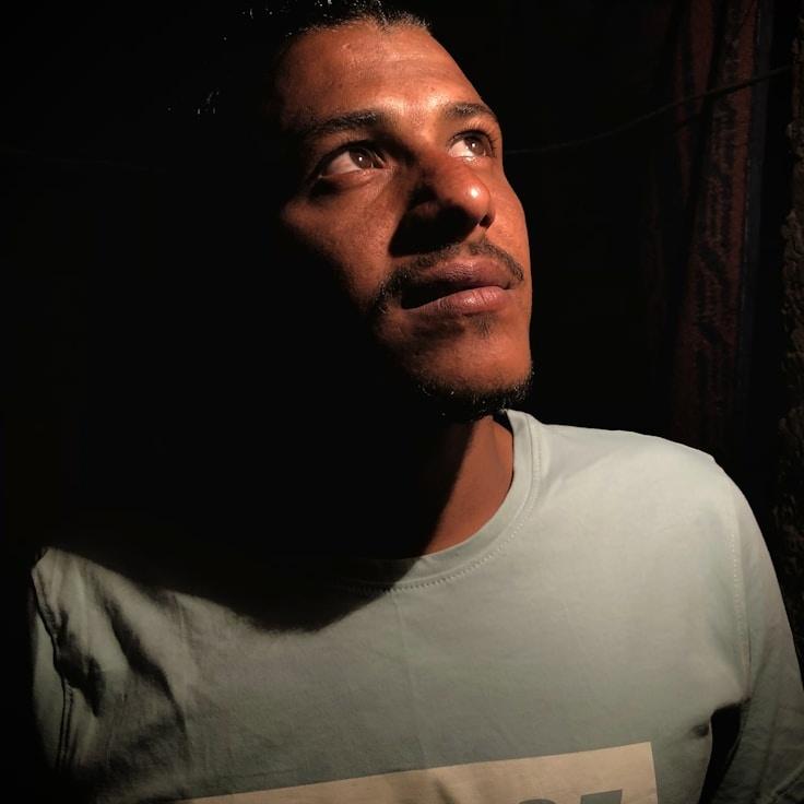 Arjun Kapoor, Client Relations Director, discussing corporate gifting strategy with business clients